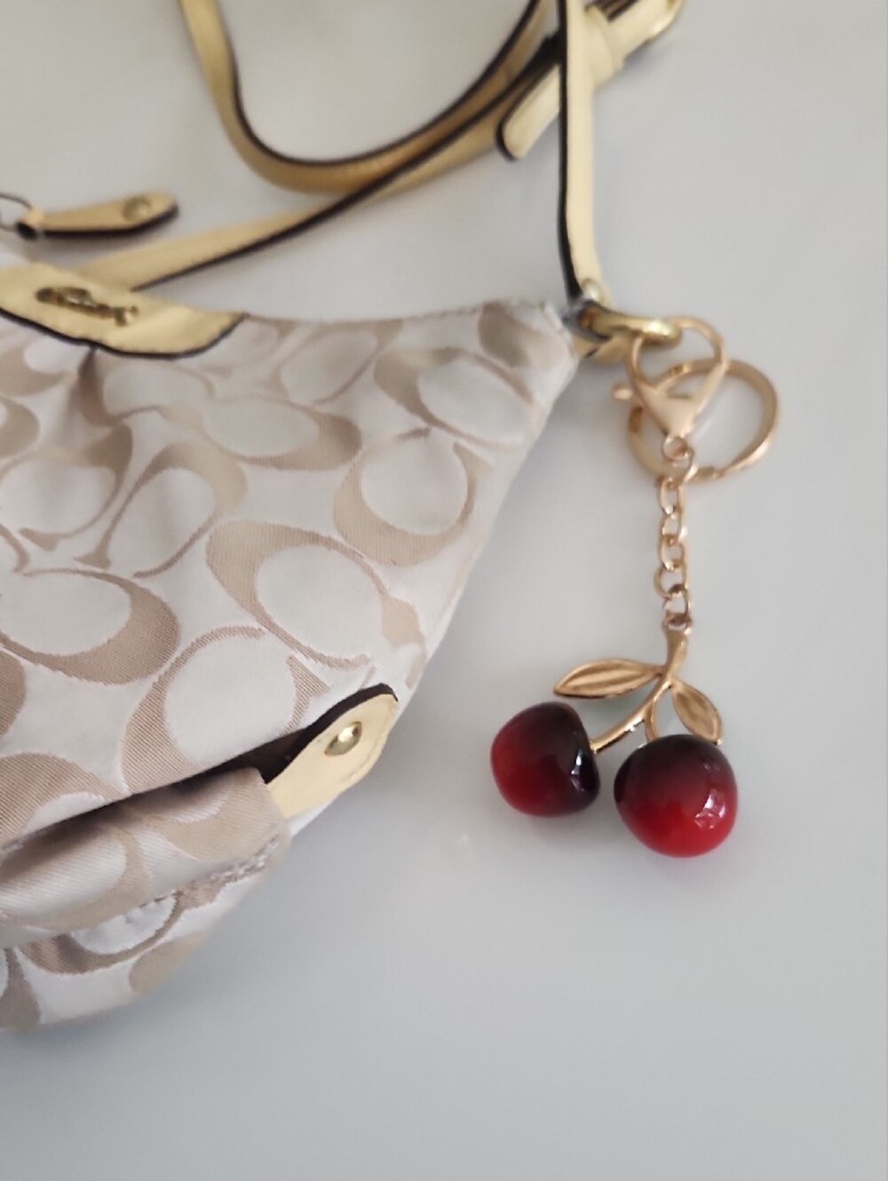 Coach Bag..Free Bag Charm! - Picture 5 of 7
